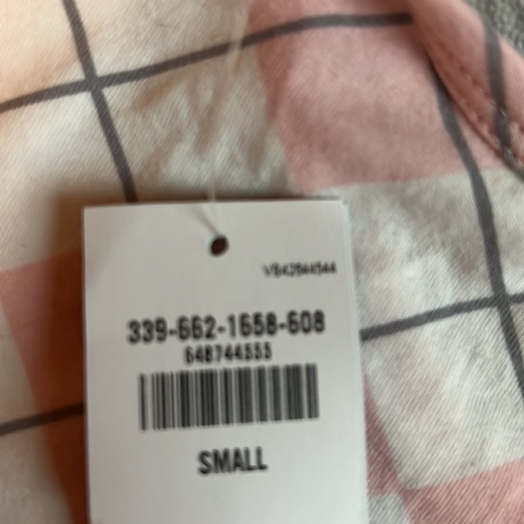 Baby tee with a pop of color - Picture 3 of 3